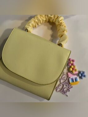 Daisy Duck crossbody bag